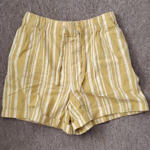 NWT Uniqlo Linen Relaxed Shorts Size S